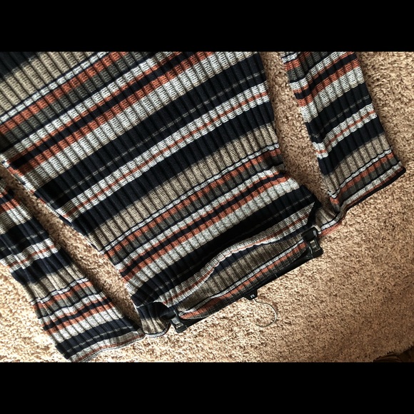 Off The Shoulder Striped Dress - Picture 3 of 3